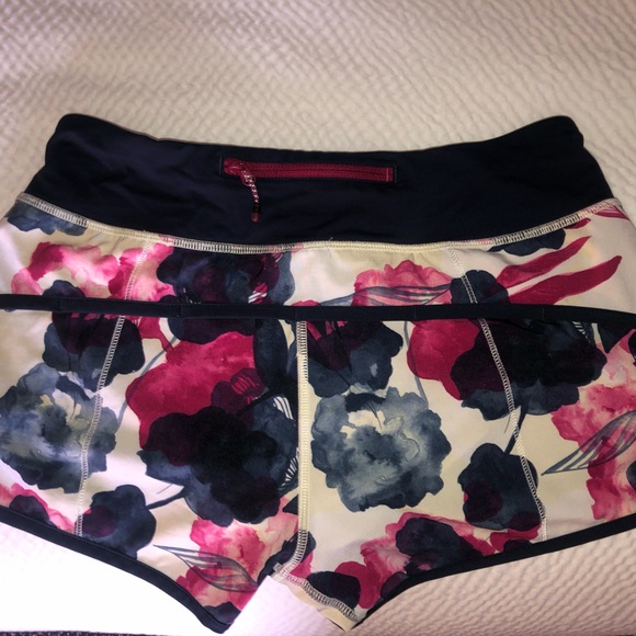 Lululemon Run: Speed Short *4-way Stretch EUC - Picture 7 of 9